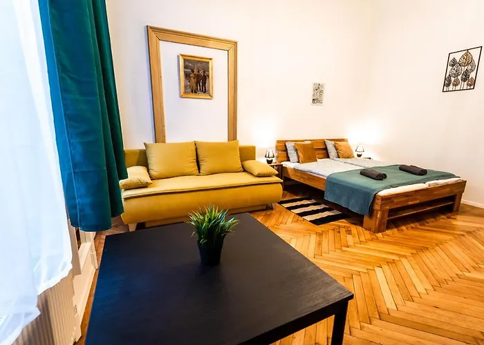 Palace Quarter Suite